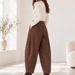 Bruine barrel broek – zijaanzicht