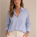 Camisa branca ou azul de mangas compridas