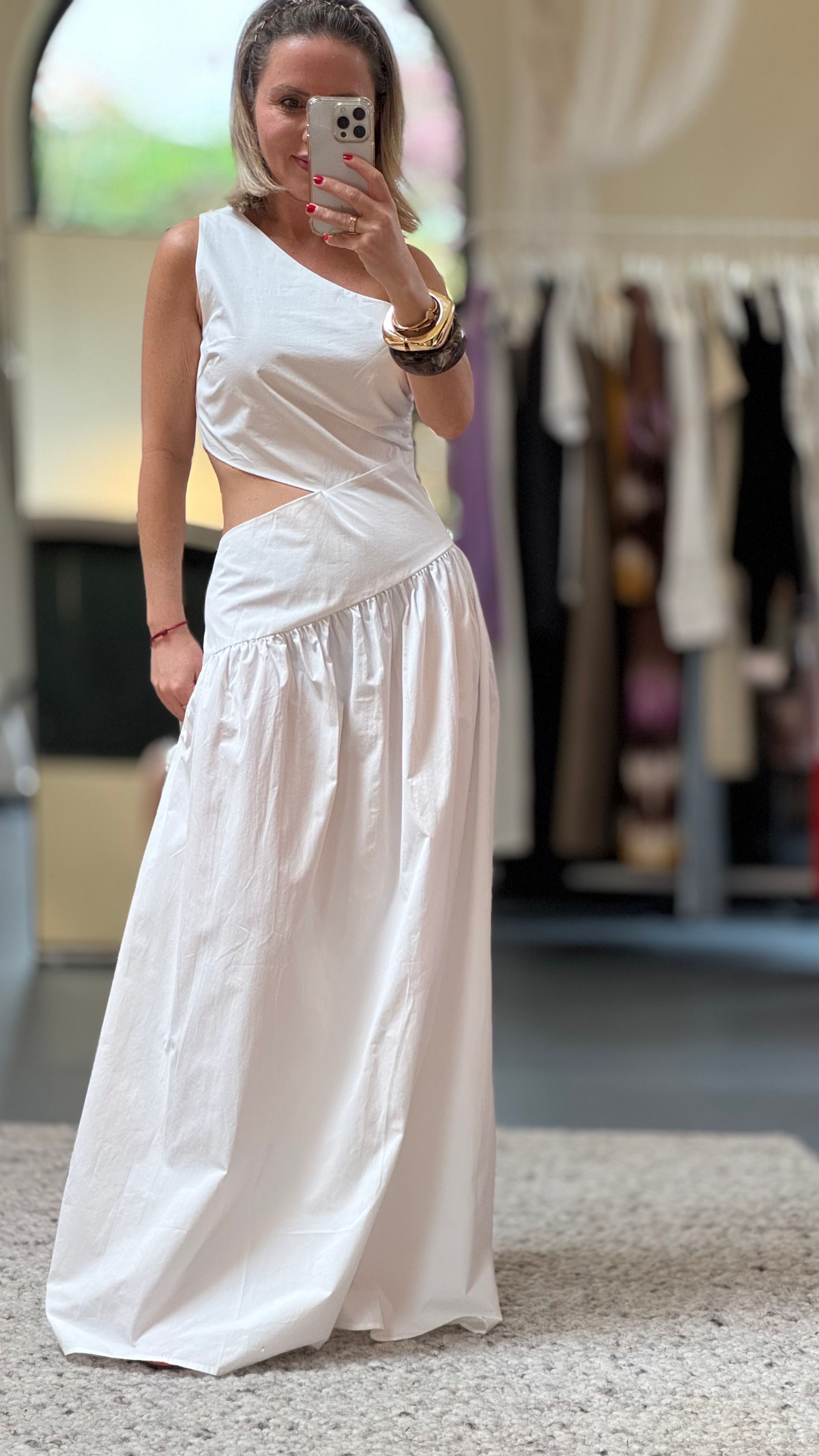 Witte lange jurk met open zijkant